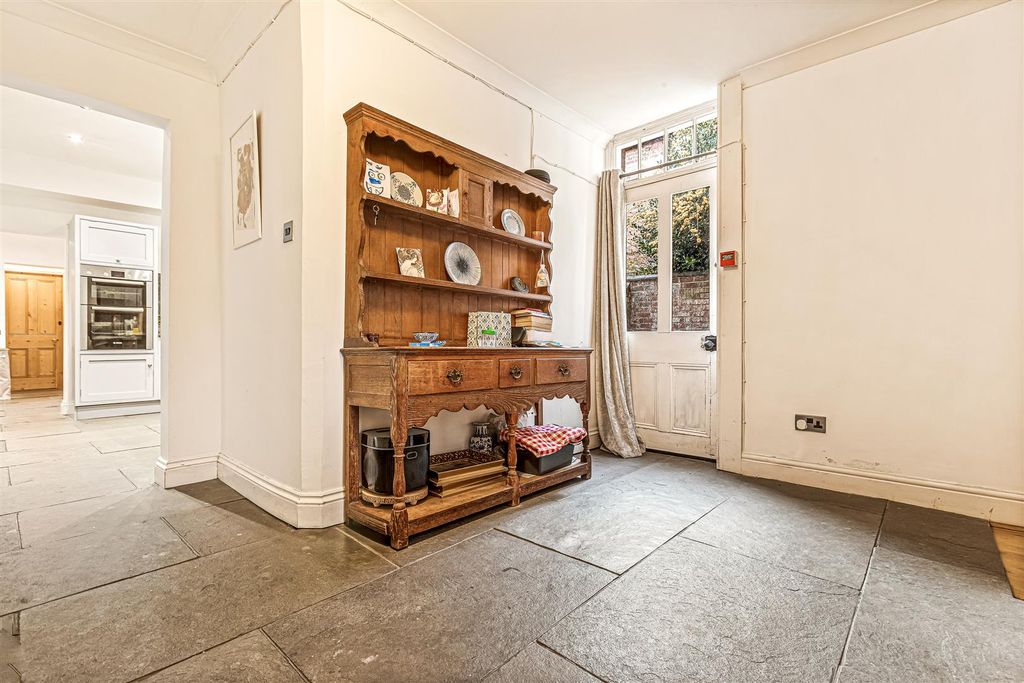 3 bed flat for saleStoneygate Road, Leicester LE2 photo 5