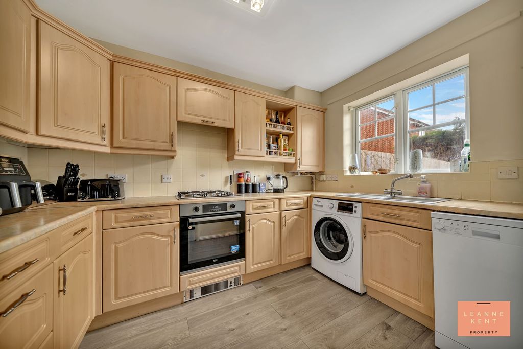 Additional image 3 of 3 bed semi-detached house for saleStryd Hywel Harris, Ystrad Mynach CF82