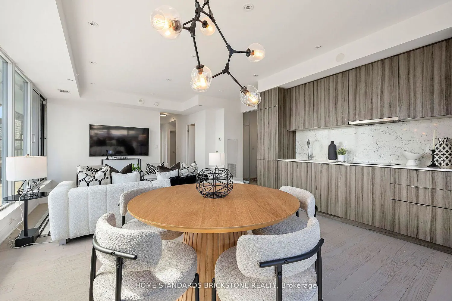 Additional image 7 of 955 Bay Street 3907