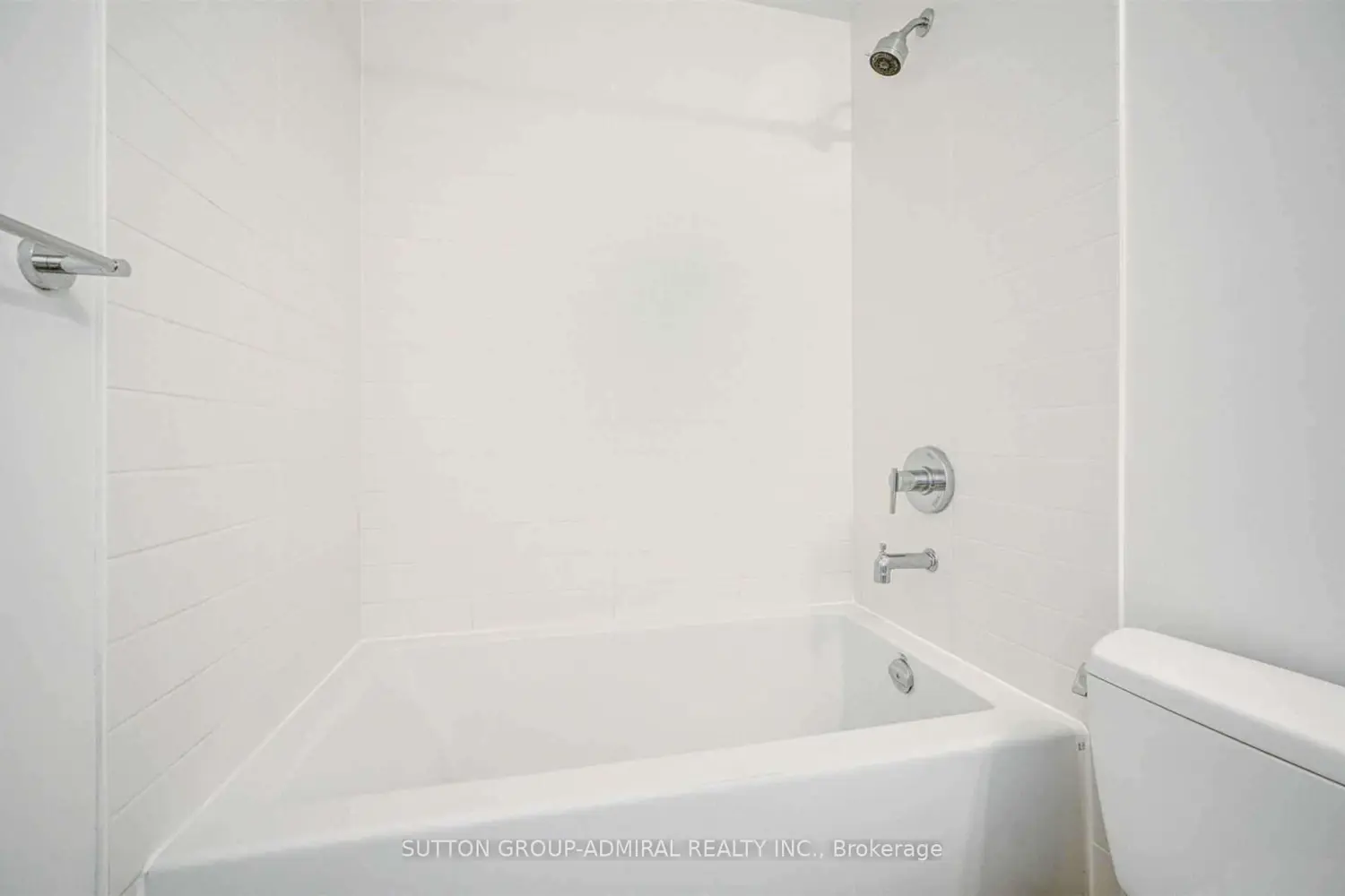 Additional image 12 of 105 The Queensway Avenue 413