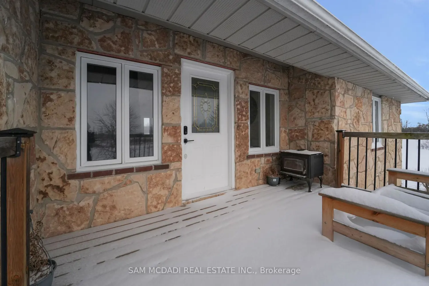 Primary image of 107 6Th Line