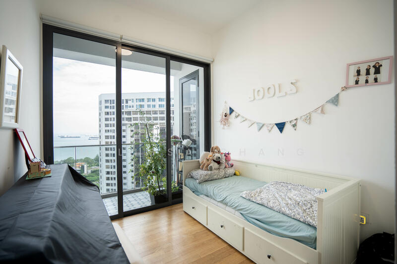 Additional image 8 of 12 Amber Road