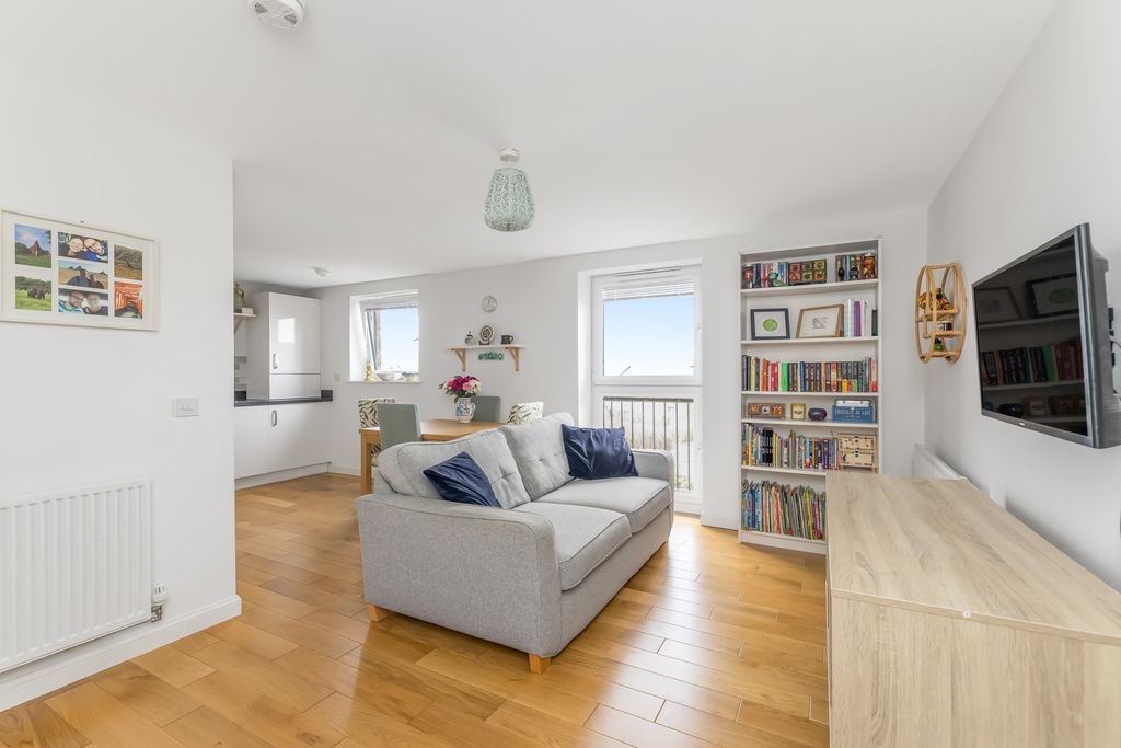 Additional image 2 of 2 bed flat for sale18/5 Fishwives Causeway, Portobello EH15