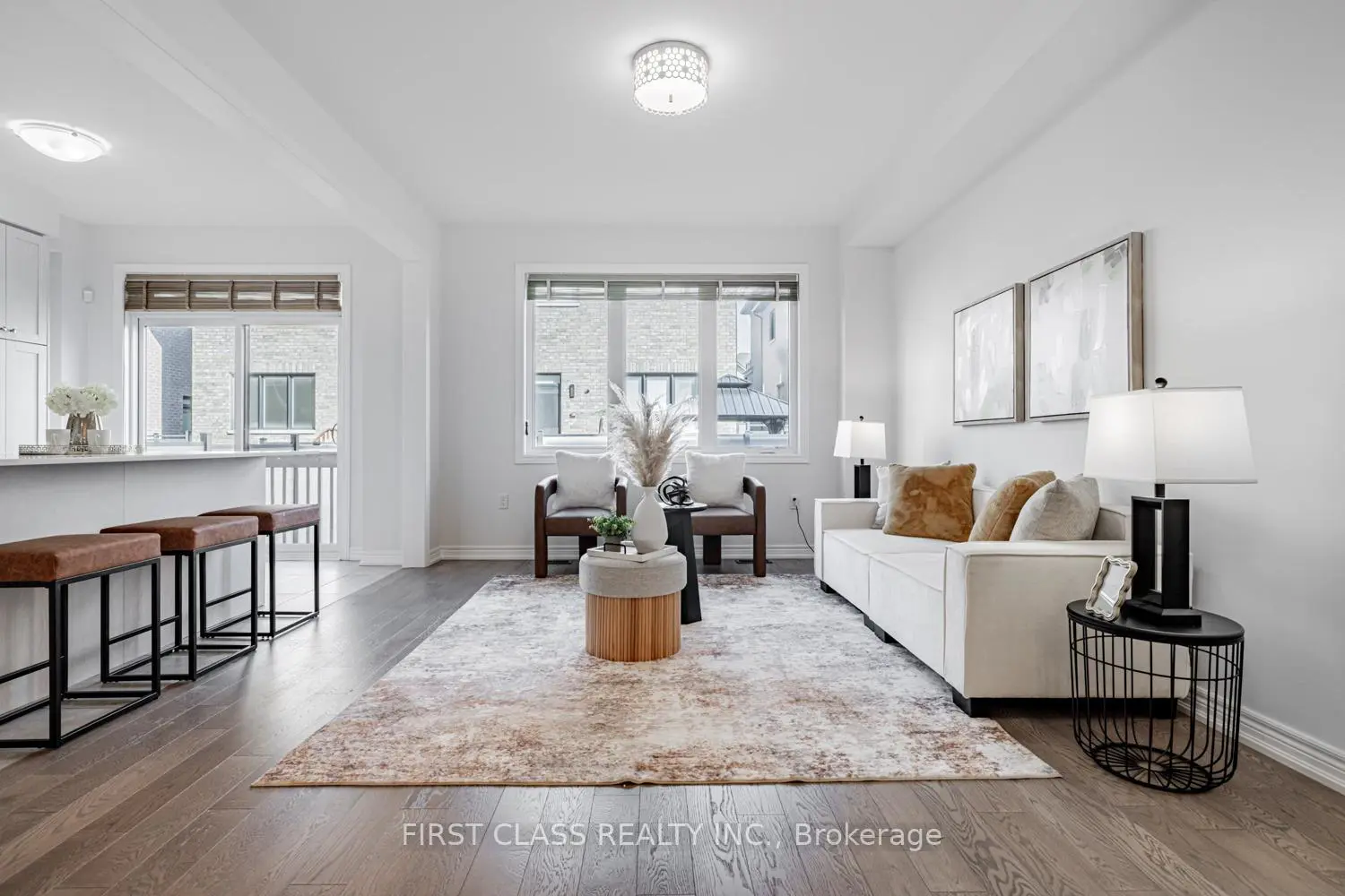 38 Hewison Avenue photo 5