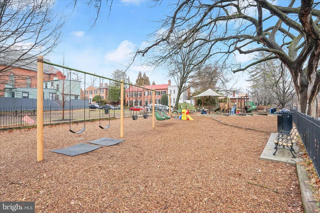 Additional image 18 of 2605 O Street NW Unit 3, Washington, DC 20007