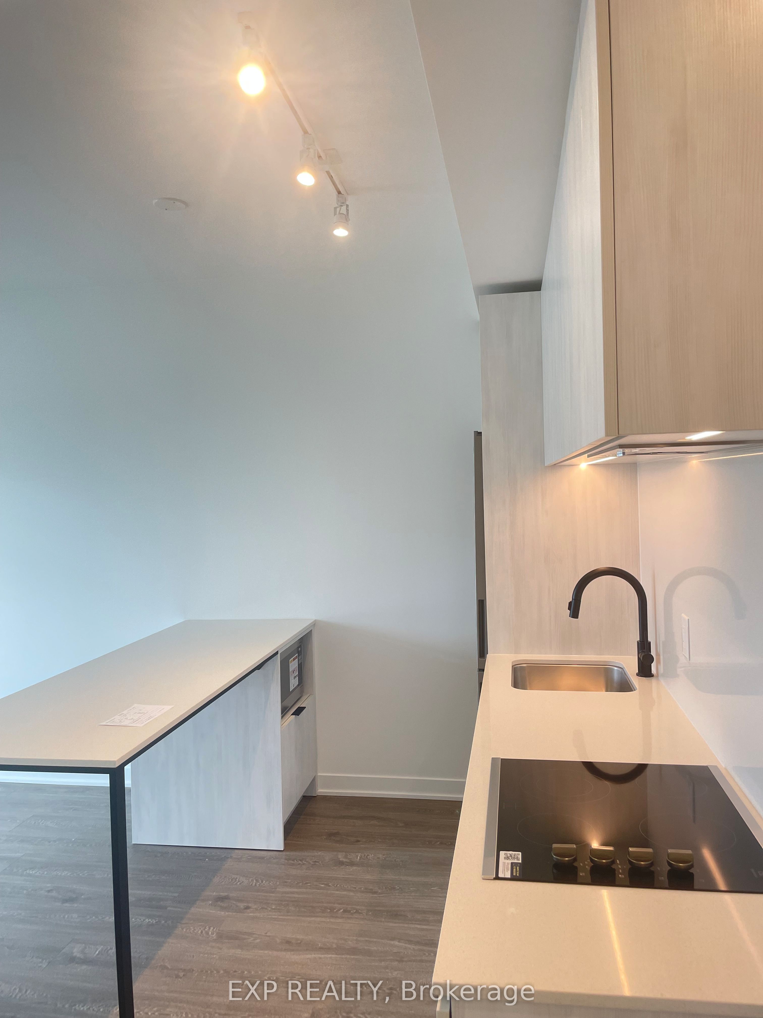 Additional image 4 of 309-2495 Eglinton Avenue W, Mississauga, ON, L5M 2T2