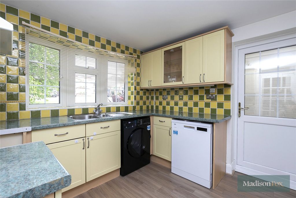 Additional image 9 of 3 bed detached house for saleAlderton Rise, Loughton, Essex IG10