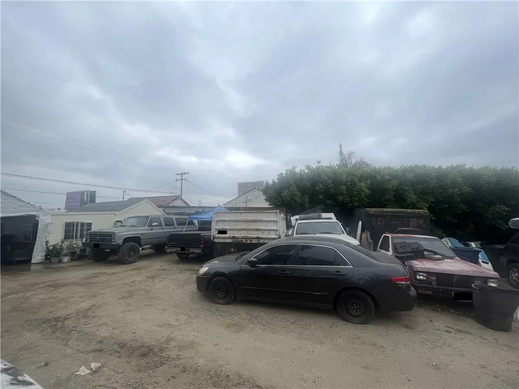 1143 W 101st St, Los Angeles, CA 90044