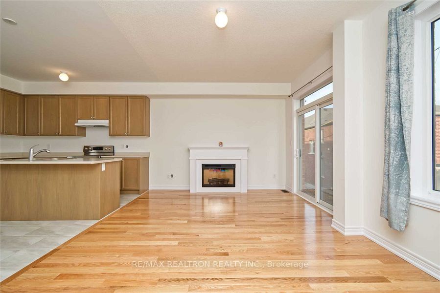 Additional image 4 of 2465 Hibiscus Drive, Pickering, ON, L1X 0G9