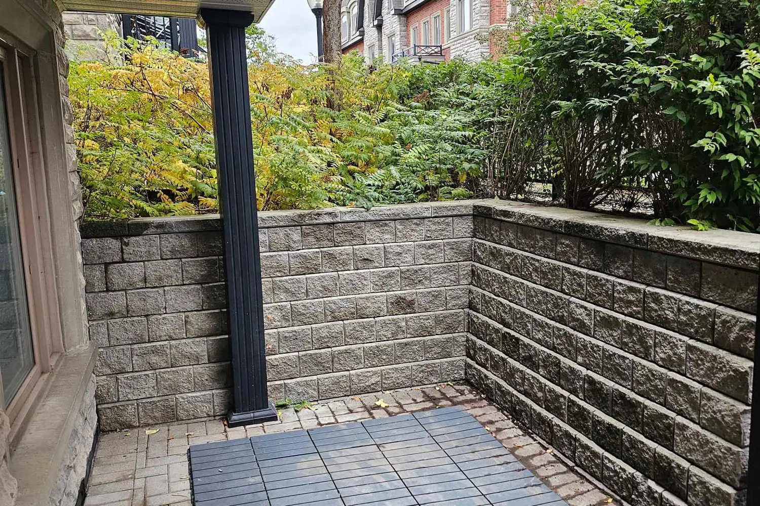 318 John Street 125 photo 3