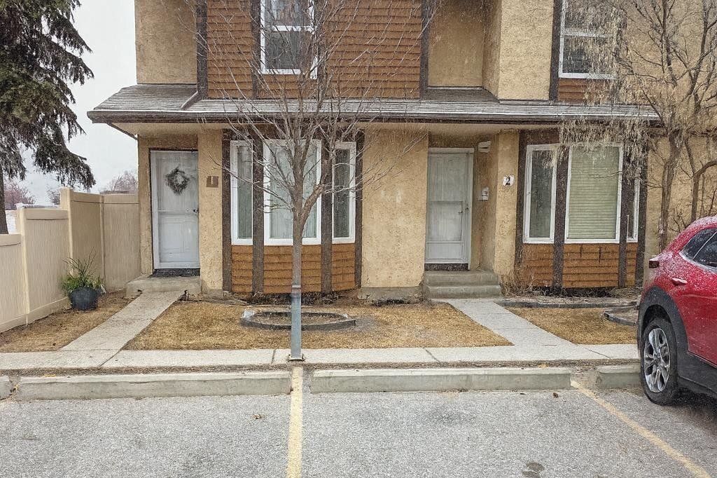 Additional image 8 of 2-10205 158 Avenue NW, Edmonton, AB, T5X5E5