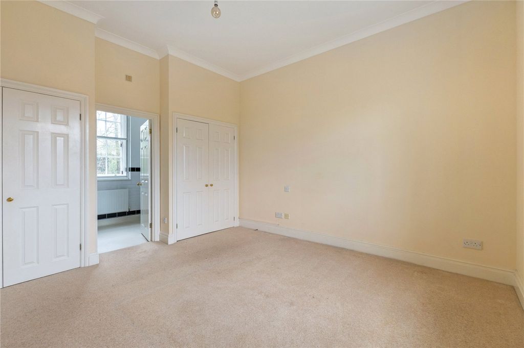 Additional image 6 of 2 bed flat for salePeninsula Square, Winchester, Hampshire SO23