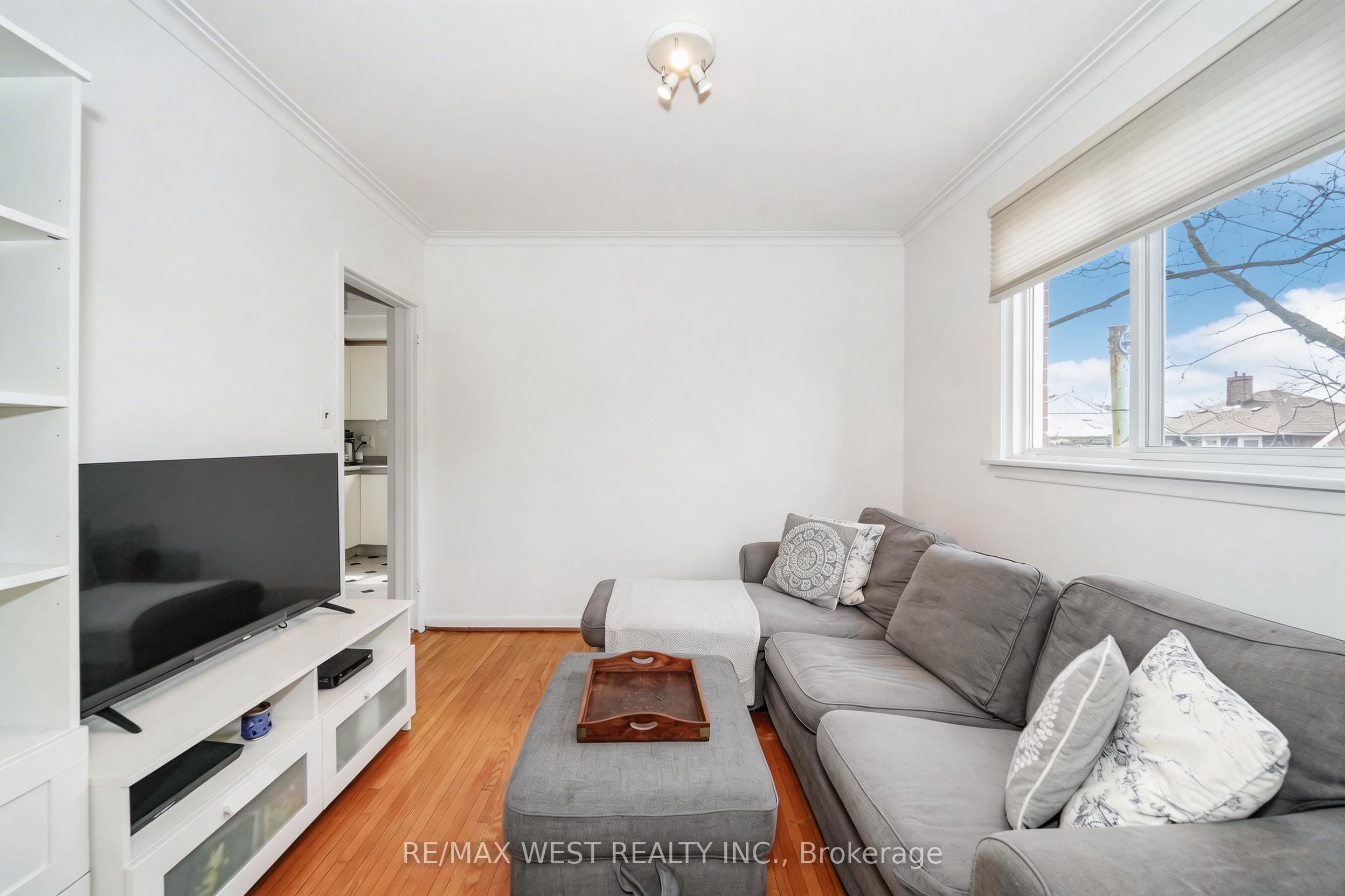 Additional image 6 of 11 Helen Avenue, Toronto, ON, M6N 2B4