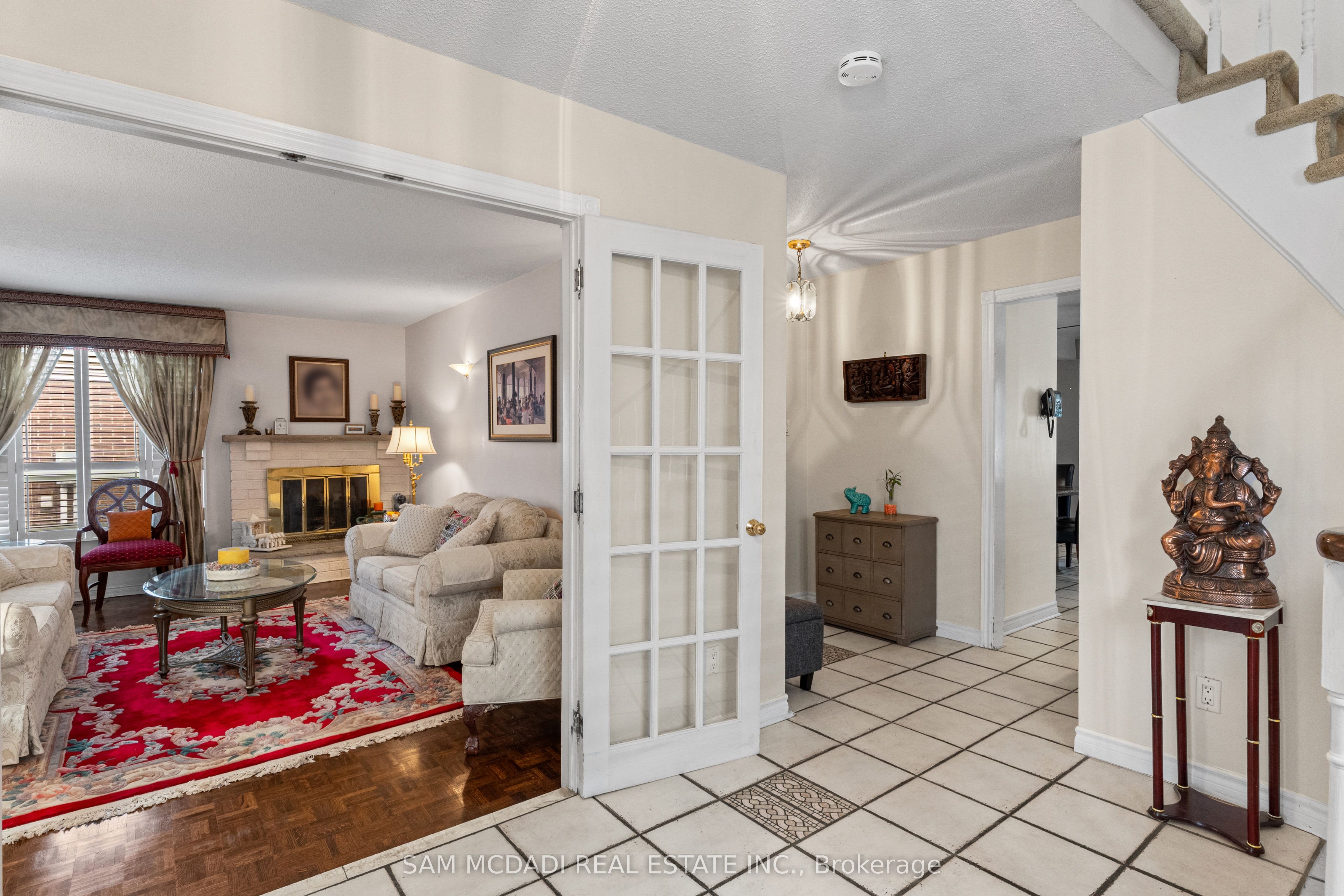 Additional image 4 of 1004 Queensbridge Drive, Mississauga, ON, L5C 3R1