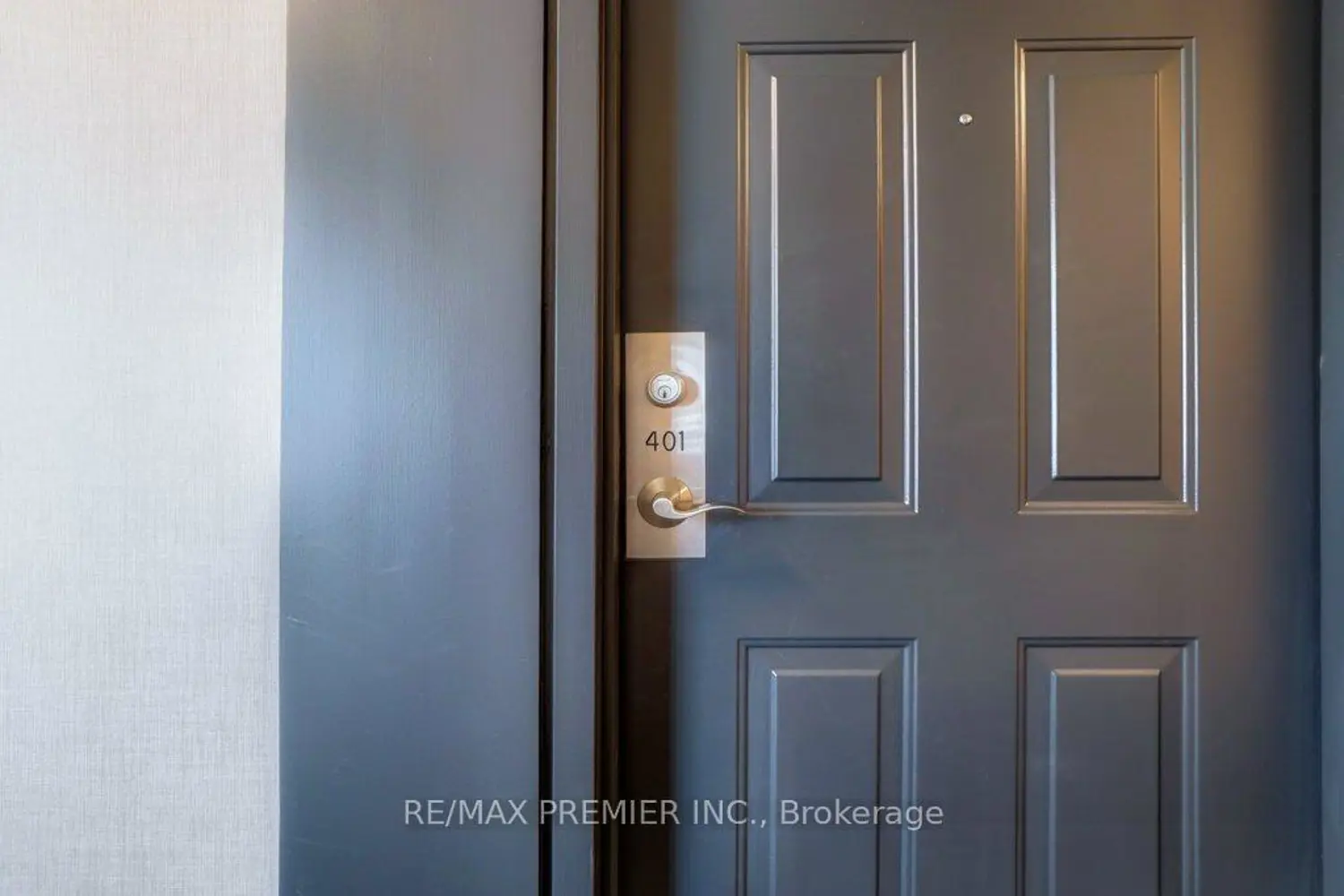 Additional image 3 of 160 Woodbridge Avenue 401