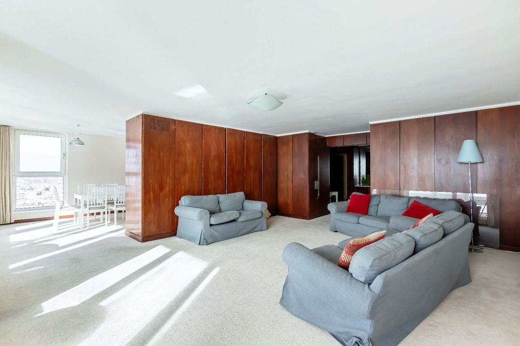 4 bed flat for saleRussell Square, Brighton BN1 photo 3