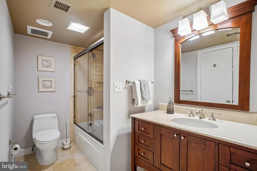 Additional image 17 of 1099 22nd Street NW Unit 410, Washington, DC 20037