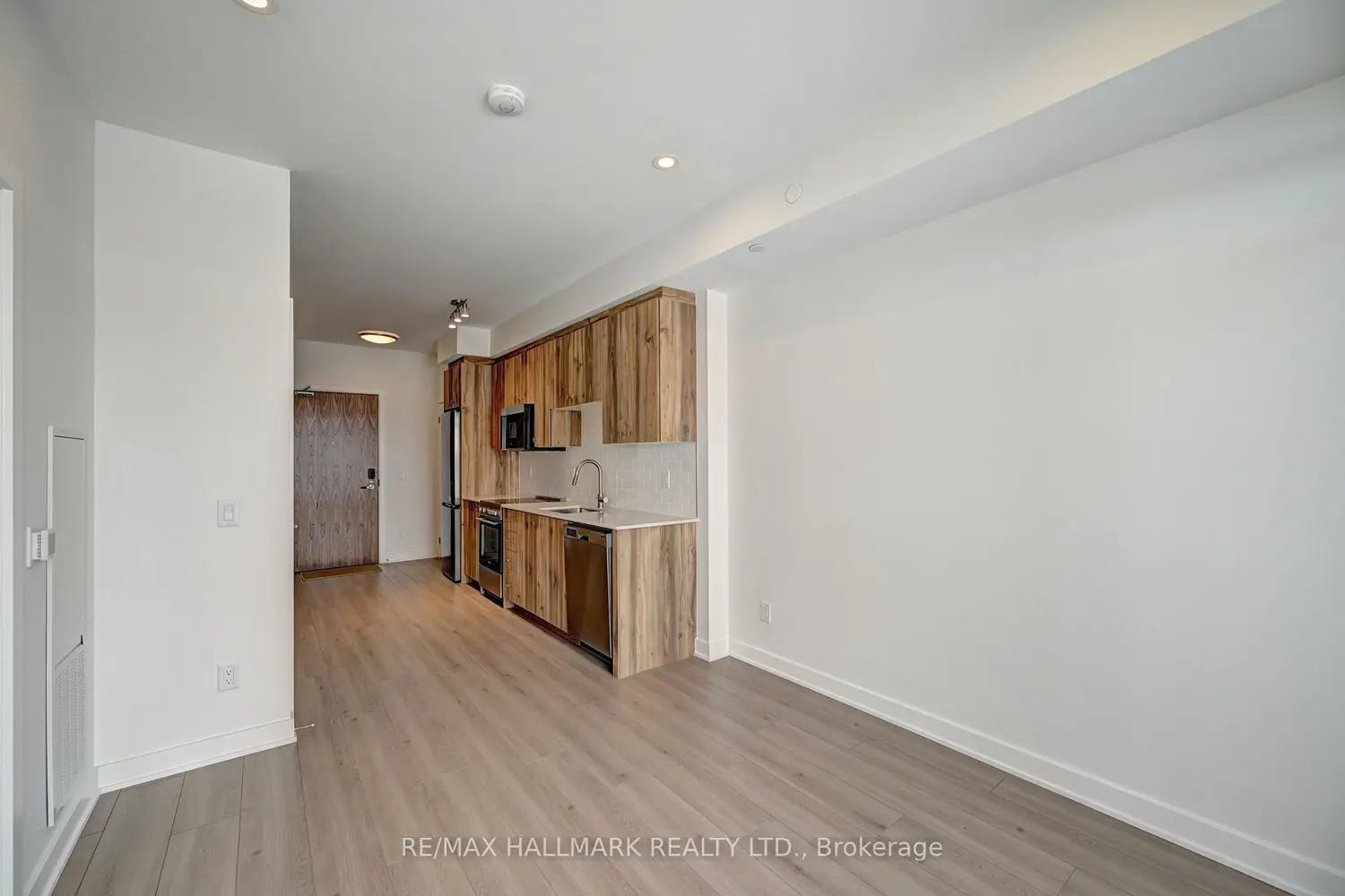 Additional image 4 of 25 Wellington Street 705