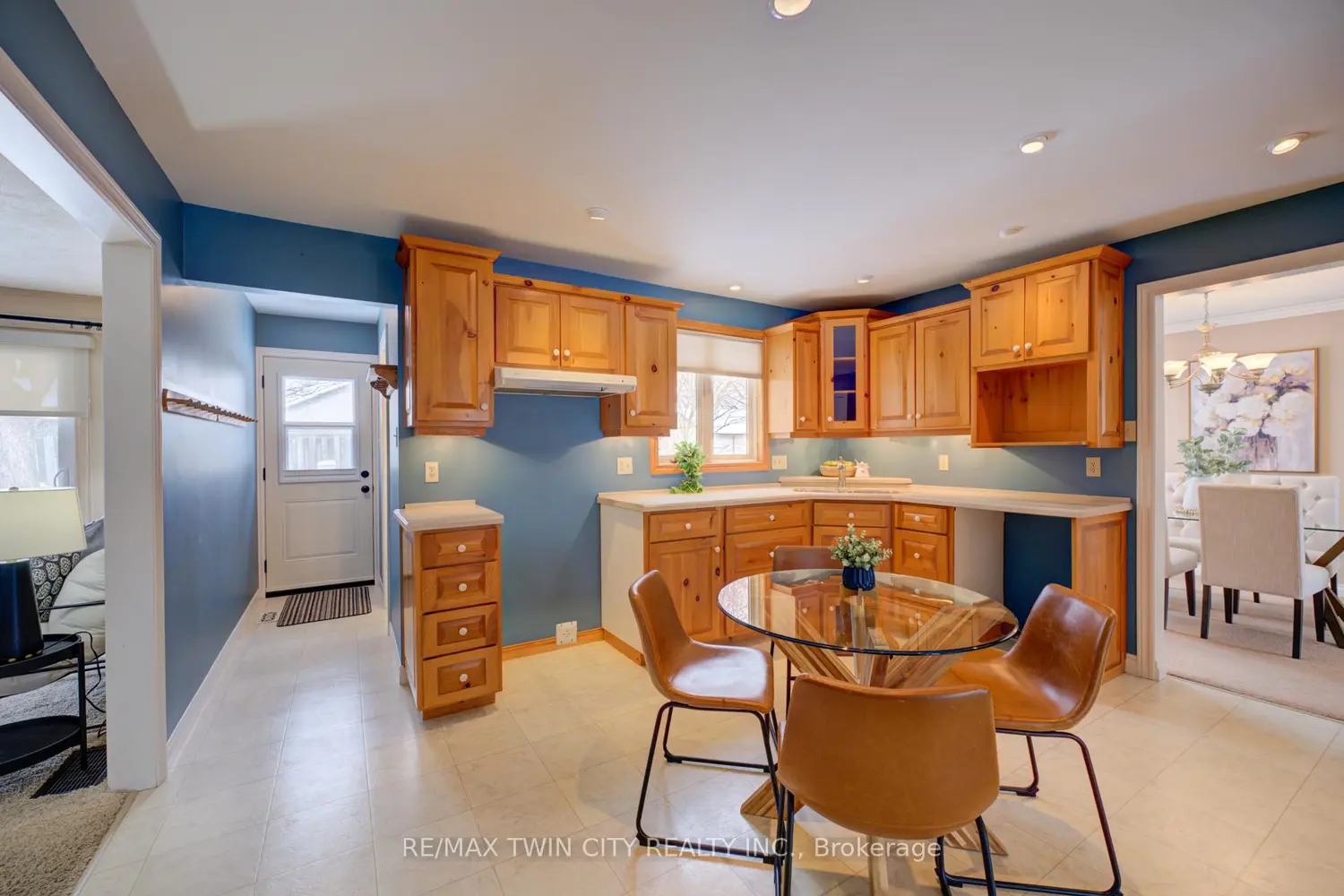 Additional image 5 of 8 Wildflower Lane