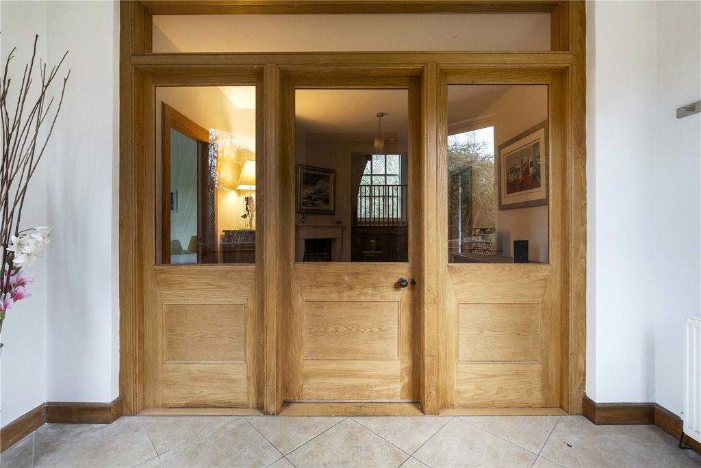 8 bed detached house for sale5 Comiston Rise, Comiston, Edinburgh EH10 photo 2