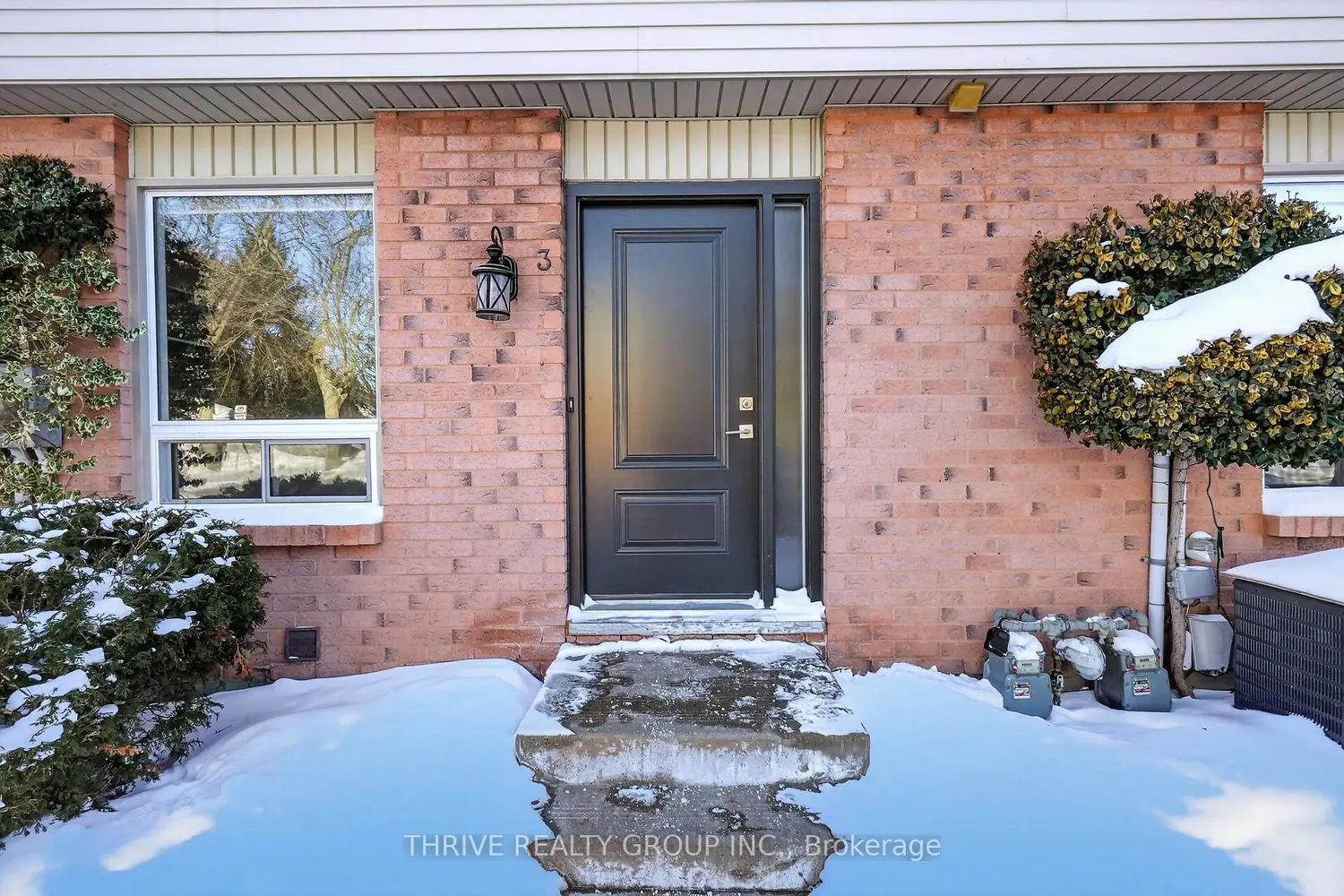 80 Acorn Crescent 3 photo 2
