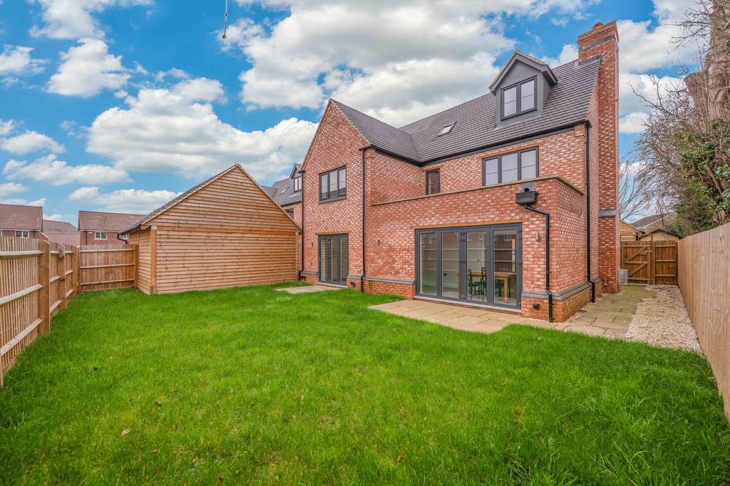 Additional image 4 of 5 bed detached house for saleSpa Farm Court, Bishopton CV37