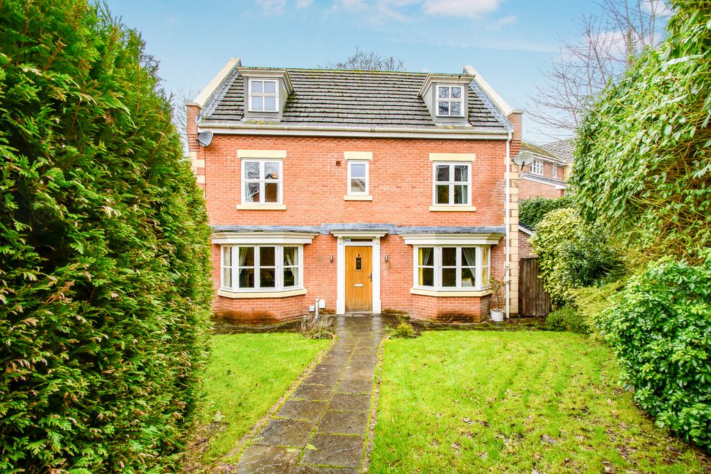 5 bed detached house for saleClarendon Gardens, Bolton BL7