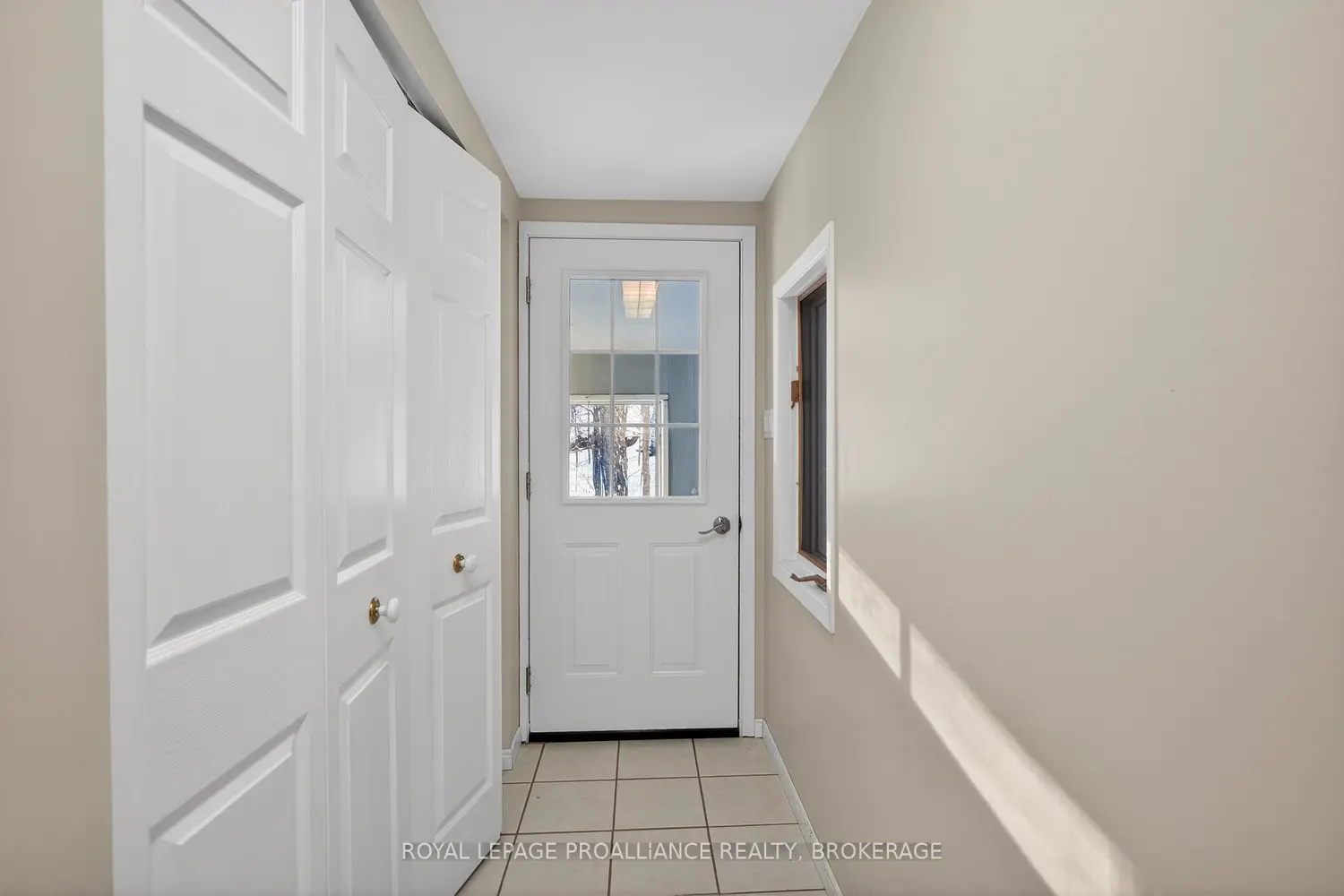 3961 Waterfall Lane photo 2