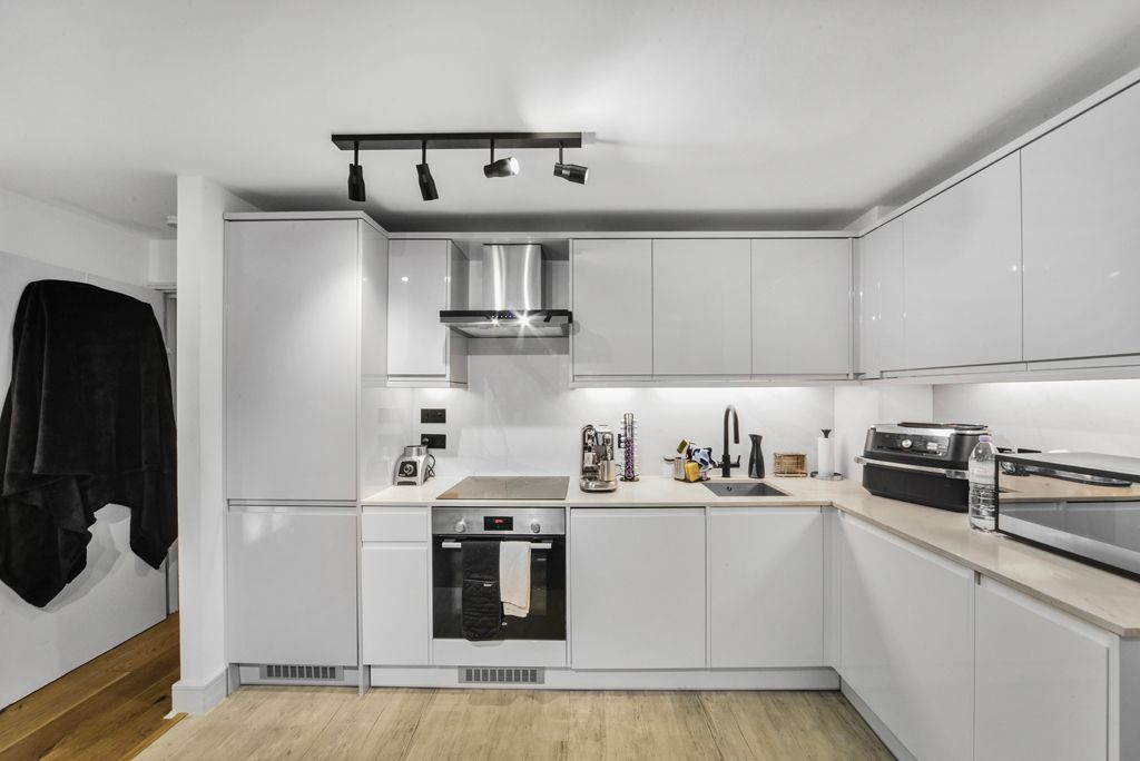 Additional image 3 of Studio for saleKensington Gardens Square, Kensington W2