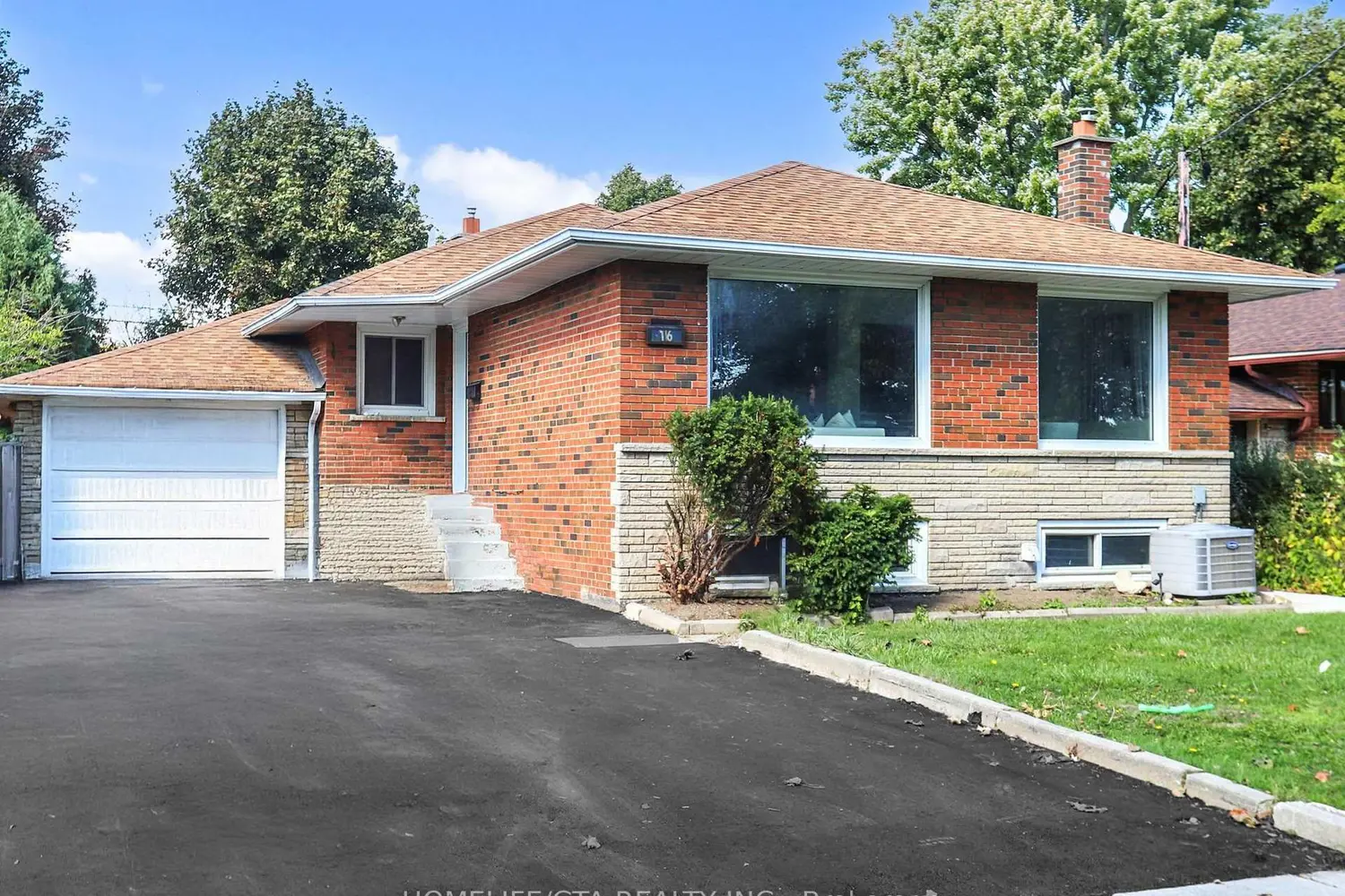 16 Woolwick Drive