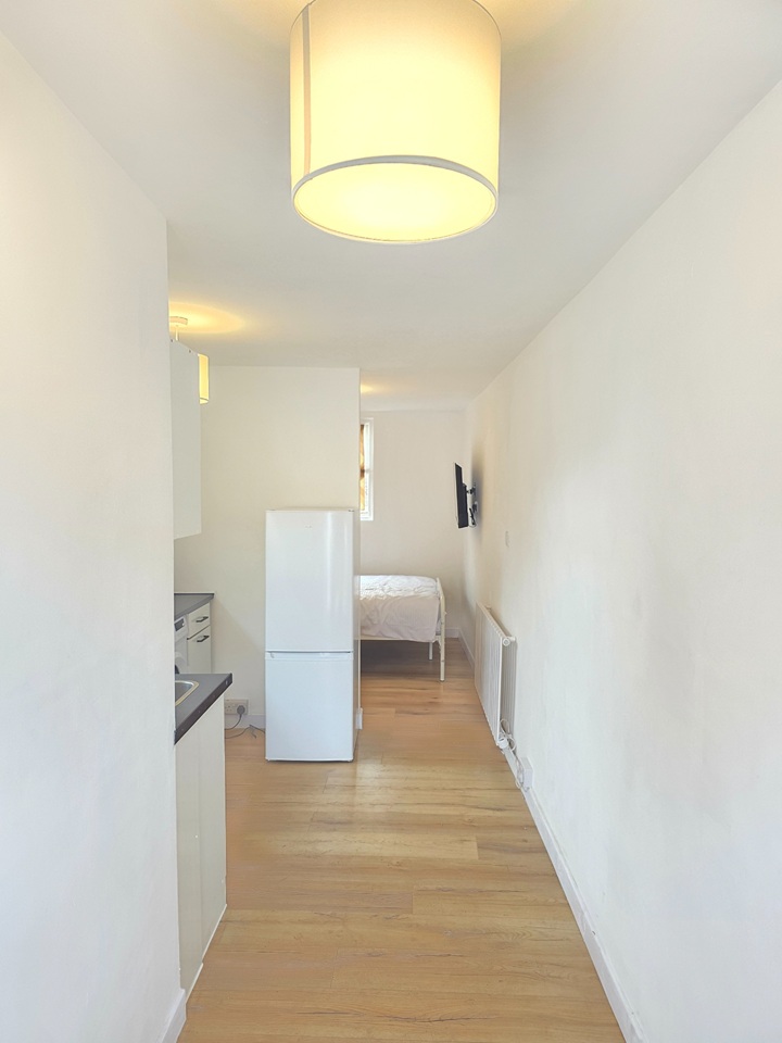 Additional image 2 of Studio Flat, Manchester Road, M16, N1 7GU