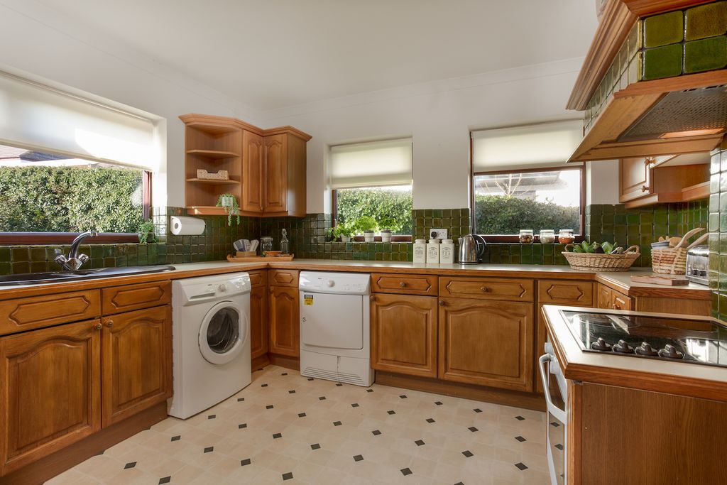 Additional image 5 of 4 bed flat for saleSarahs Lane, Padstow PL28