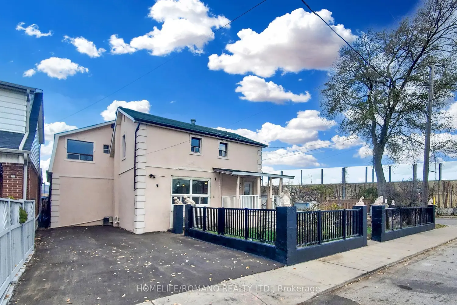 66 Mahoney Avenue