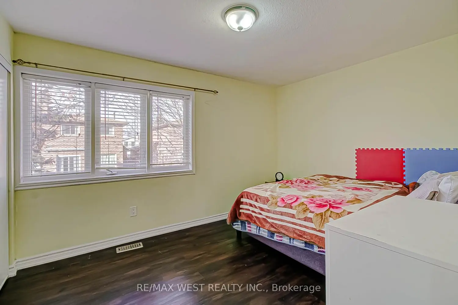 Additional image 14 of 6400 Lawrence Avenue 12