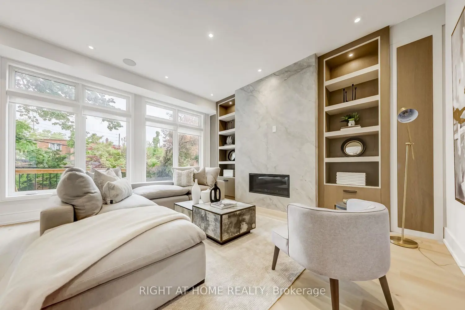 102 Parklea Drive