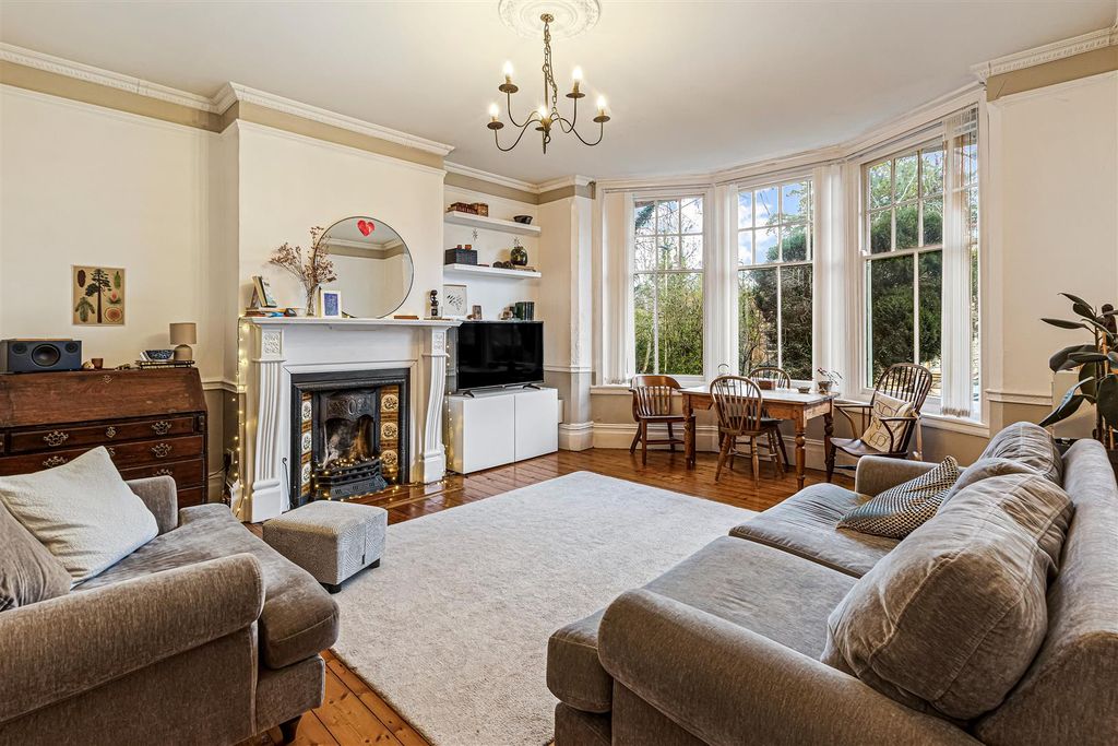 3 bed flat for saleStoneygate Road, Leicester LE2 photo 2