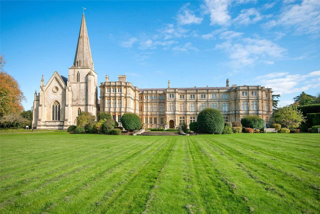3 bed flat for saleSherborne, Cheltenham, Gloucestershire GL54