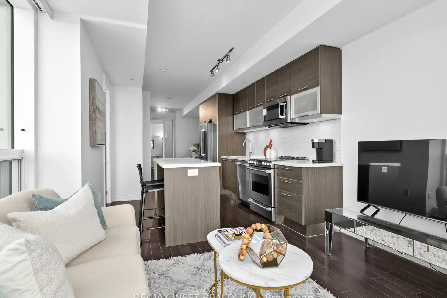 Additional image 10 of 388 Yonge Street 7201