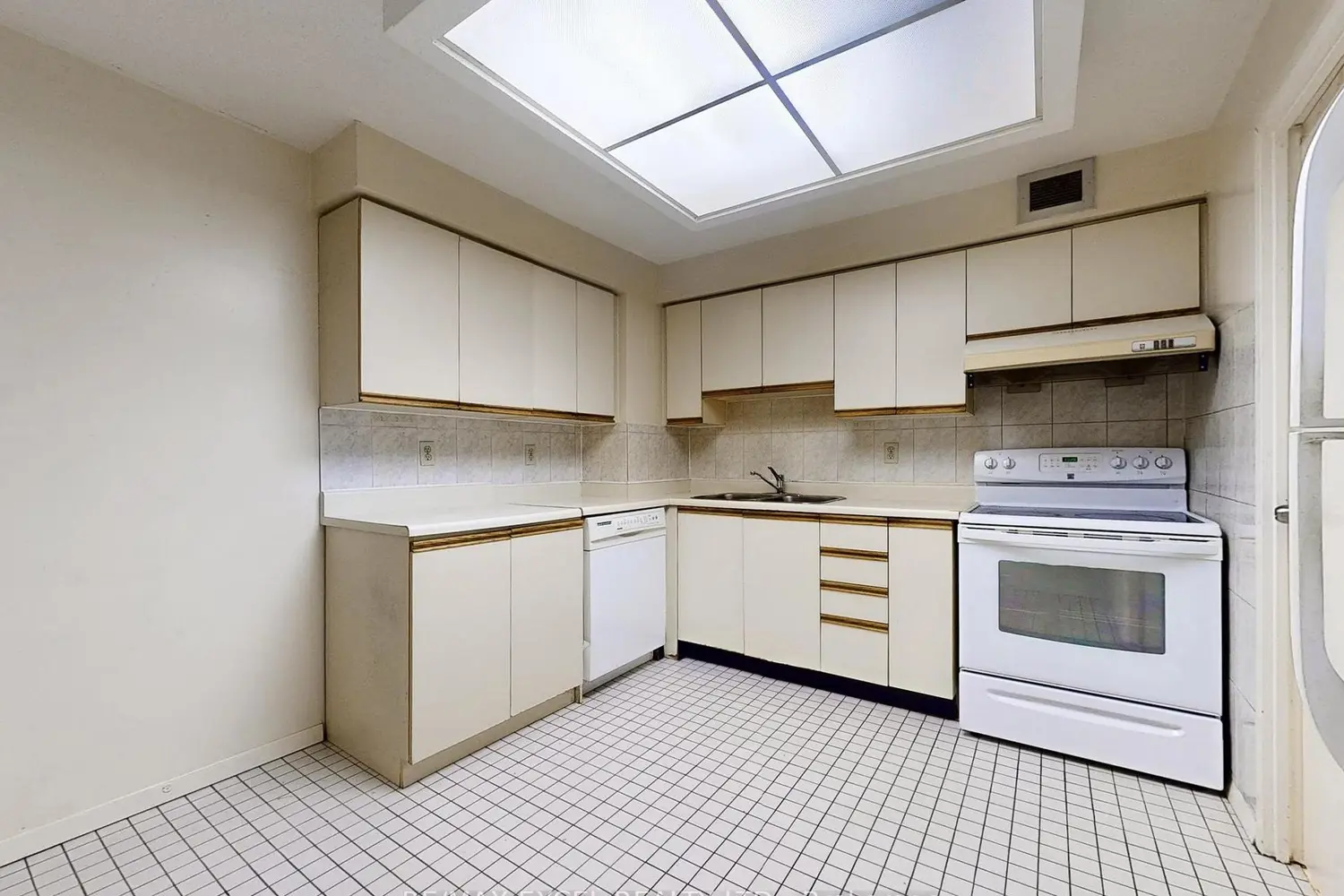 Additional image 5 of 188 Spadina Avenue 406