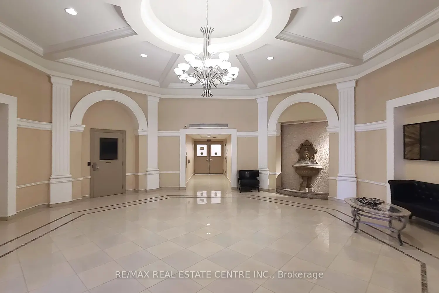 220 Forum Drive 613 photo 2