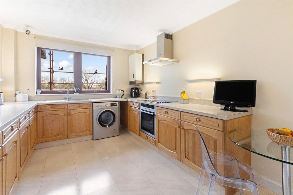 3 bed flat for saleSt. Germains, Bearsden, Glasgow, East Dunbartonshire G61 photo 3