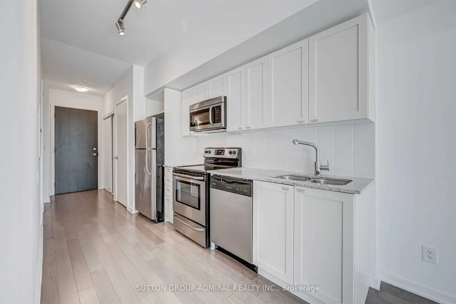 Additional image 4 of 105 The Queensway Avenue 413