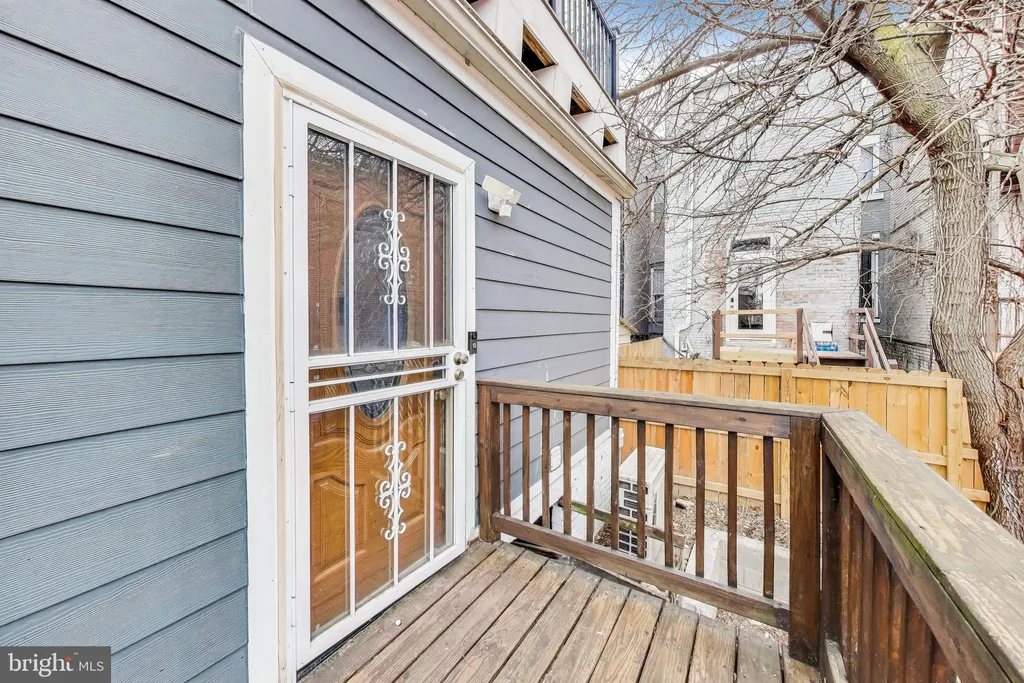 Primary image of 10 Randolph Place NW, Washington, DC 20001