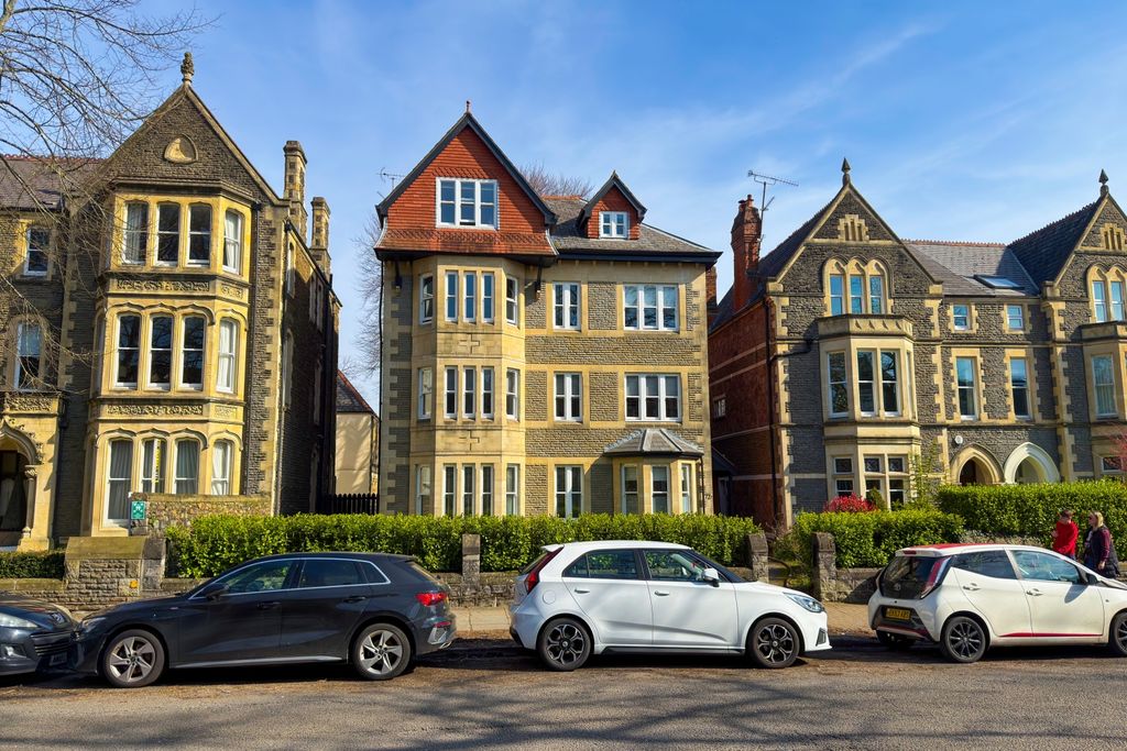 3 bed flat for saleCathedral Road, Pontcanna CF11