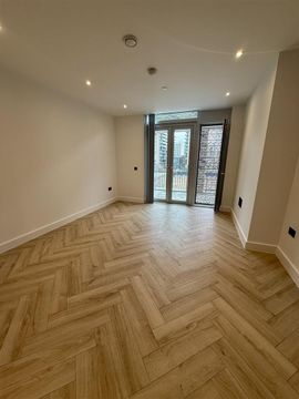 Primary image of Bankside, Colliers Yard M3, New home