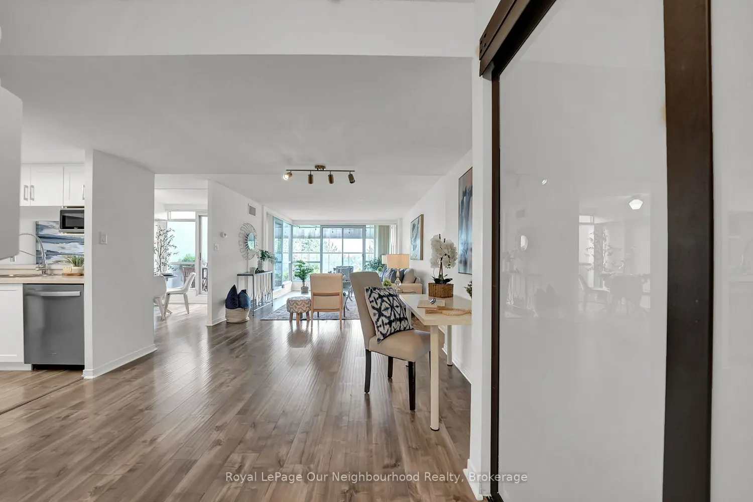 25 Cumberland Lane 304 photo 3