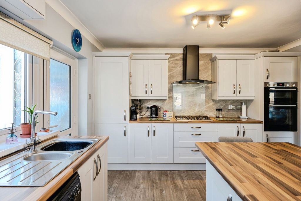 Additional image 9 of 3 bed bungalow for saleLakeview Terrace, Llanelli, Carmarthenshire SA15