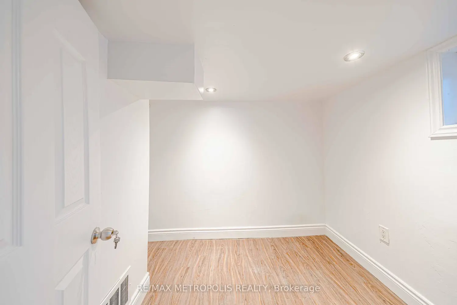 Additional image 10 of 240 Division Street