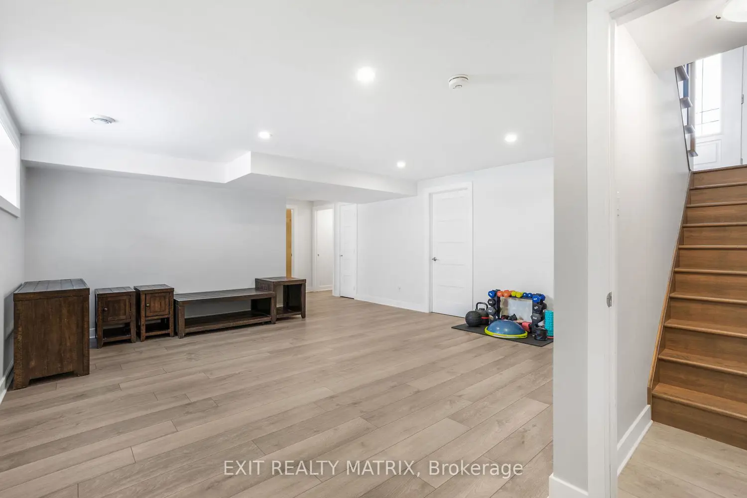 Additional image 13 of 680 Roxane Crescent