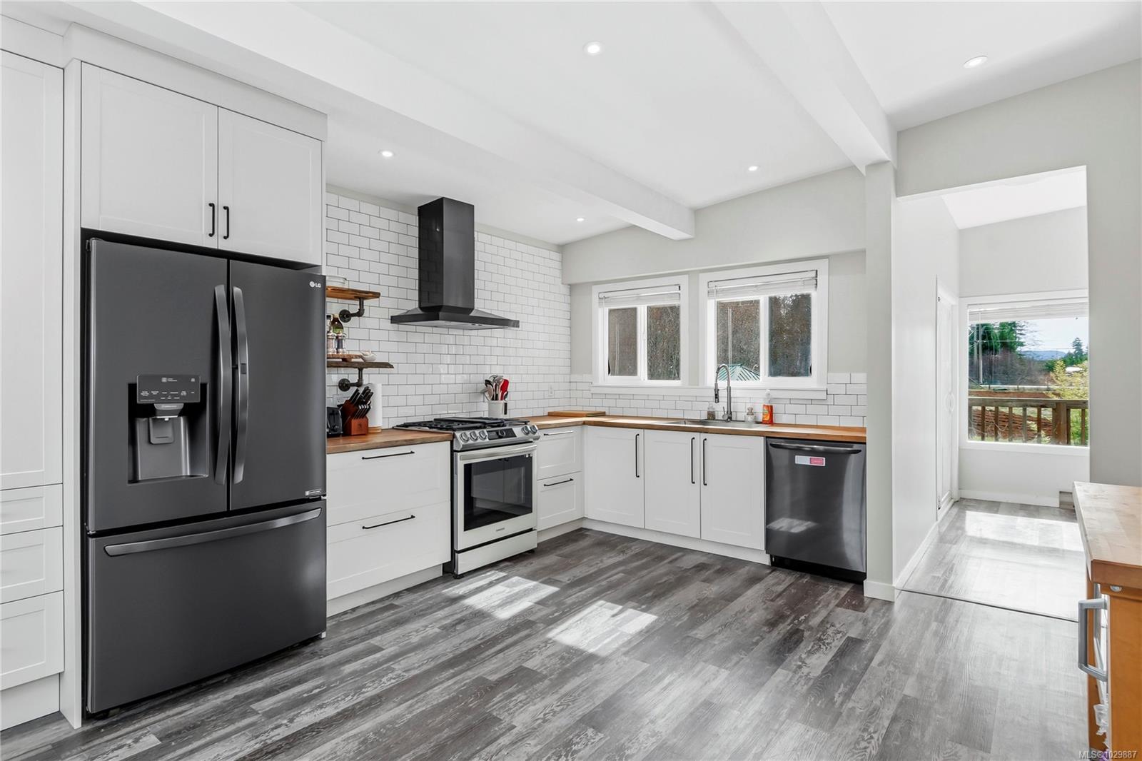 Additional image 2 of 4010 Deerfield Road, Campbell River, BC, V9H 1B2